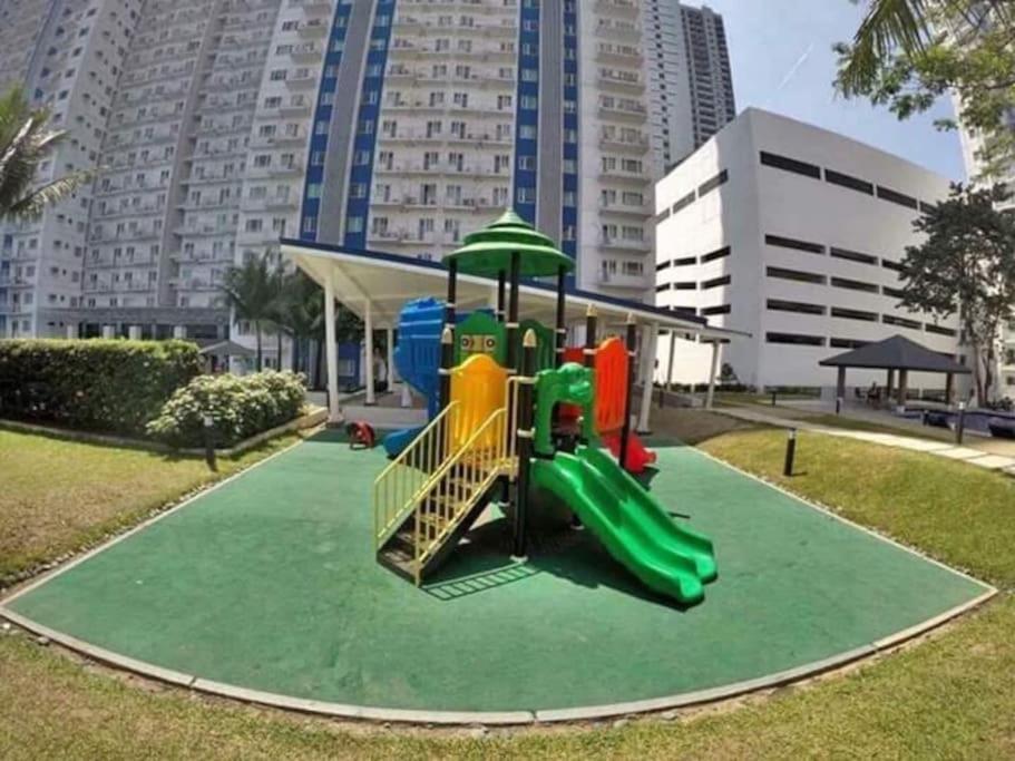 Grass Residences Sm North Edsa And Trinoma Кесон-Сіті Екстер'єр фото